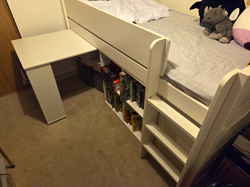 White wooden single - white,